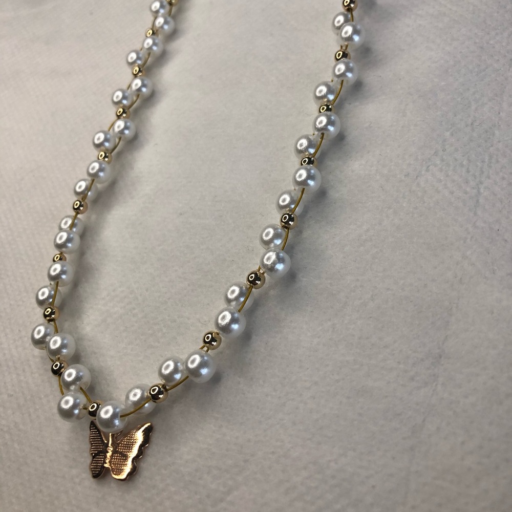 Butterfly necklace - Picture 1 of 2